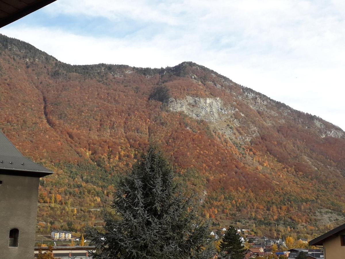 Enclos Savoyard Meuble 1chambre 1 Canape Lits 3personnes Apartment *