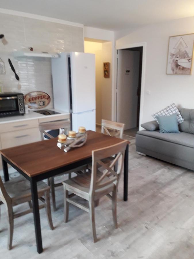 Enclos Savoyard Meuble 1chambre 1 Canape Lits 3personnes Grand-Aigueblanche